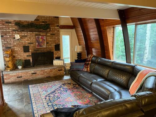 Steam Engine Meadows Casa | Massive Cabin Ski in Ski Out and Games