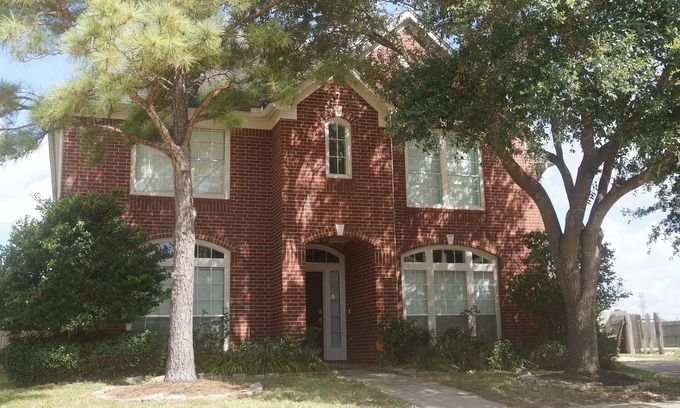 Barker Casa | Massive house; corporate, work crew and family friendly.