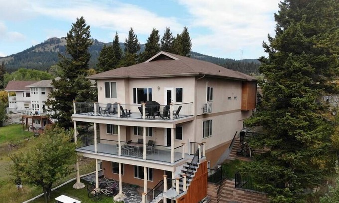 Coleman Casa | Massive Modern Mountain Escape - Hot Tub & Views