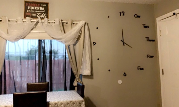 Bakersfield Casa | Master Bedroom with shared Bathroom