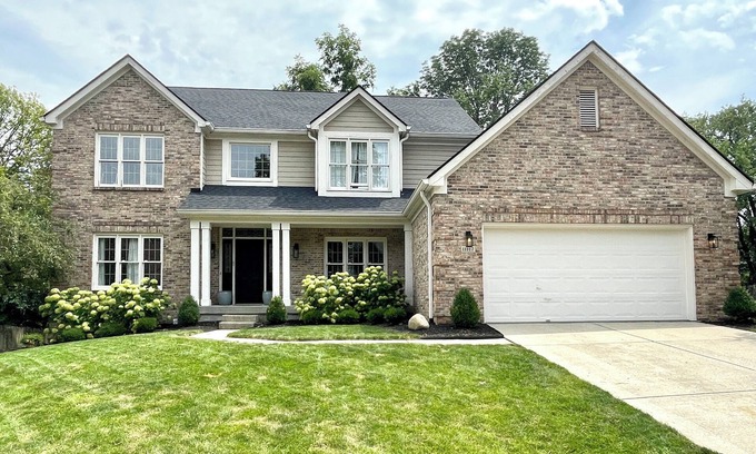 Fishers Casa | Master King Suite, Game Room, Private Backyard on Golf Course