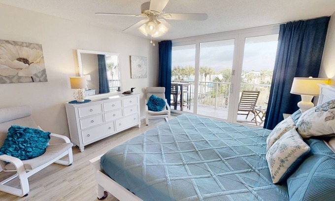 Gulf Lagoon Beach Condominio | Master on Gulf with Balcony access Free round of Golf & Activities Every Day!