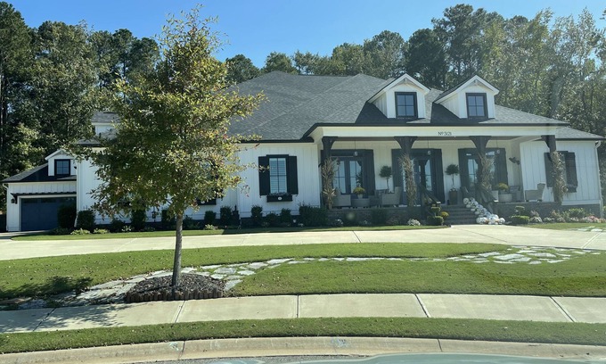 Evans Casa | Masters Golf dream rental! This new ranch style generation home is 5700 sq ft !