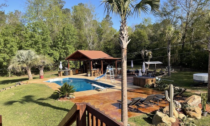 North Augusta Casa | Alquiler de casa de maestros 2020, jacuzzi, piscina, sala de juegos. Estancia más larga disponible.