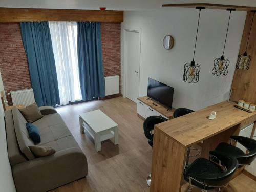 Kazbegi Apartamento | Matt & Sarah’s Cozy Family Duplex