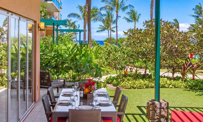Kaanapali Condominio | Maui Resort Rentals: Honua Kai – 8 Total Bedrooms, Groundfloor Residences, Over 4600 Combined Sq. Ft., Large Lawn Areas, Steps to Pools/Beach/B.B.Q.s!