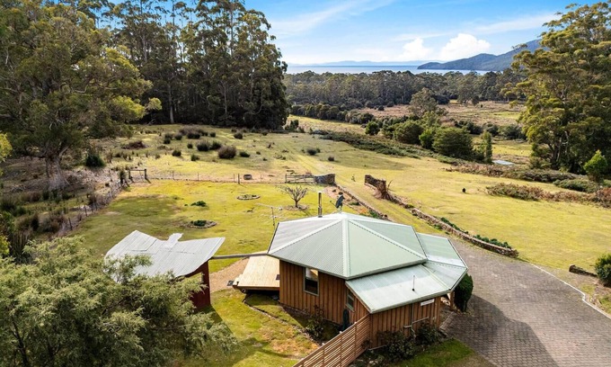 Adventure Bay Cabaña | Mavista Cottage - Perfect couples escape in Adventure Bay!
