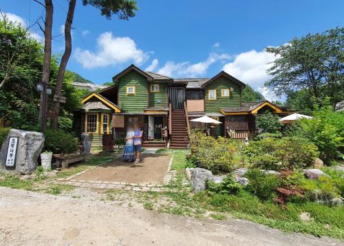 Bongpyeong Casa | Mayfair Rodemtree Pension