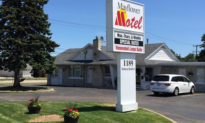 Rosemount Hotel | Mayflower Motel
