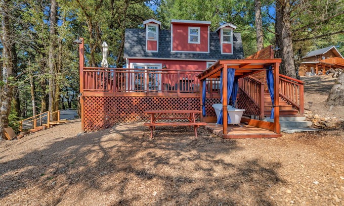 Los Gatos Cabina | Mays Luxury Farm Stays