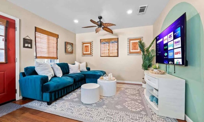 Mission Beach Apartamento | MB High Floor Home by Sand with Parking space!