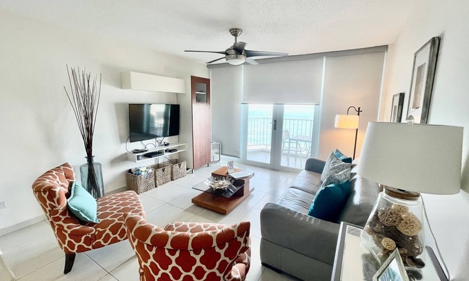 Isla Verde Apartamento | MB15- Beachfront 1 Bedroom balcony-washer & dryer