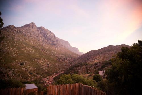 Slanghoek Cabina | McBains