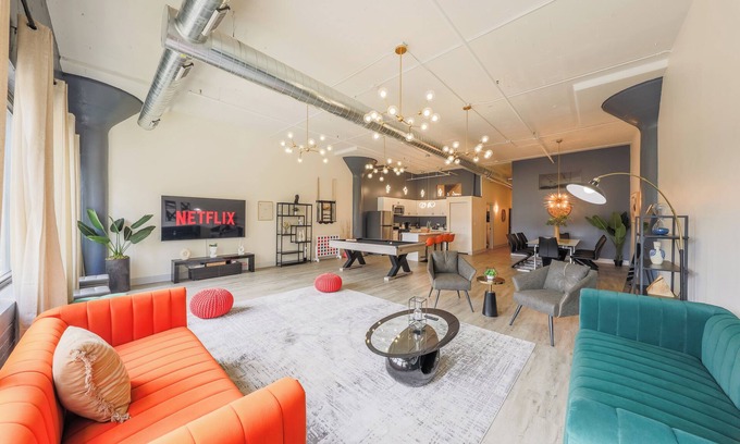 Prairie District Apartamento | McCormick 5B/3Ba Luxury Suite for groups/12 guests