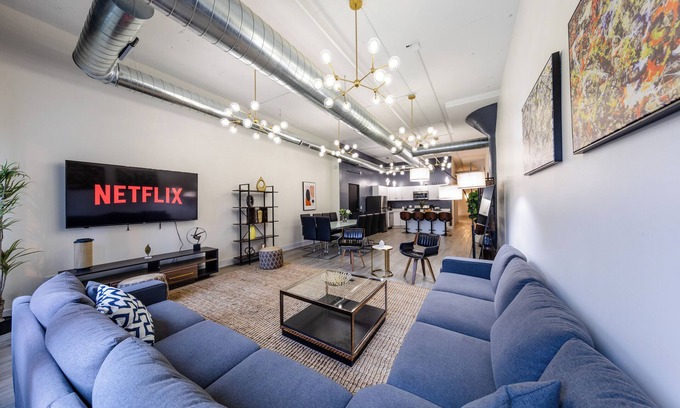 Near South Side Apartamento | McCormick 6B/3Ba Luxury Suite for groups/12 guests