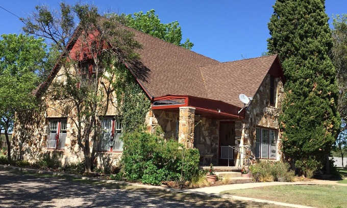 Marathon Casa | Casa McGonagill ~ Camas King