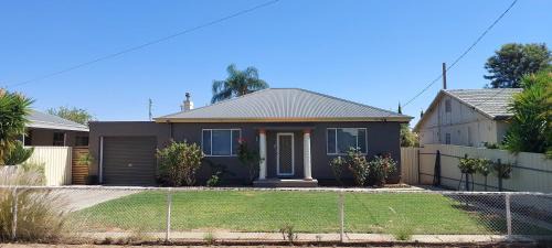 Broken Hill Casa | McGowen st accommodation