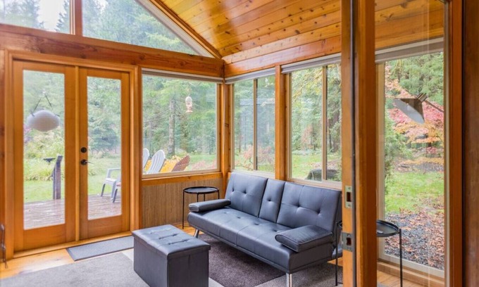 McKenzie Bridge Cabina | McKenzie River Secluded Luxury Cabin Retreat