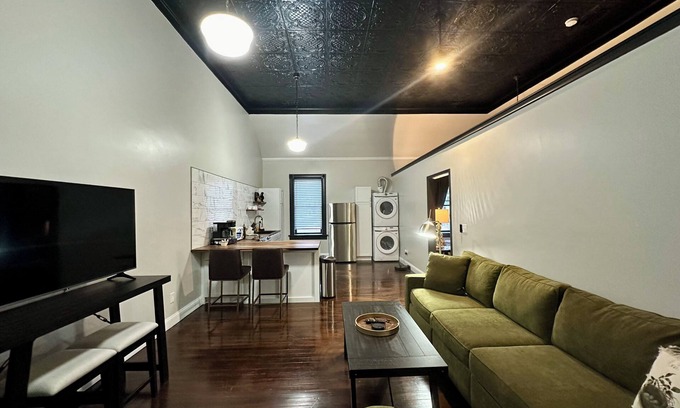 Hermann Apartamento | McKittrick Suite – Loft Stay on Katy Trail in Historic Mercantile, 4 min Hermann
