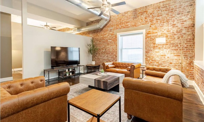 Mile Square Apartamento | McOuat Place 4D - Luxury 1 Bed Downtown Indy Apartment Prime Location