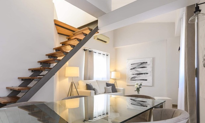 El Pilar Apartamento | MD Balmes Street Duplex Apartment + Terrace