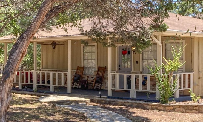 Wimberley Casa | Meadow Creek Cottage