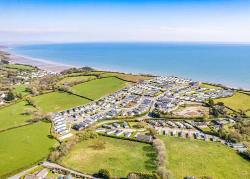 Wiseman's Bridge Complejo | Meadow House Holiday Park