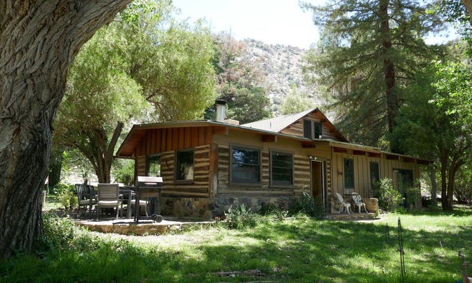 Kernville Casa | Meadowlands Cottage, Horse Ranch with Wood Burning Stove and a River, Hot Tub