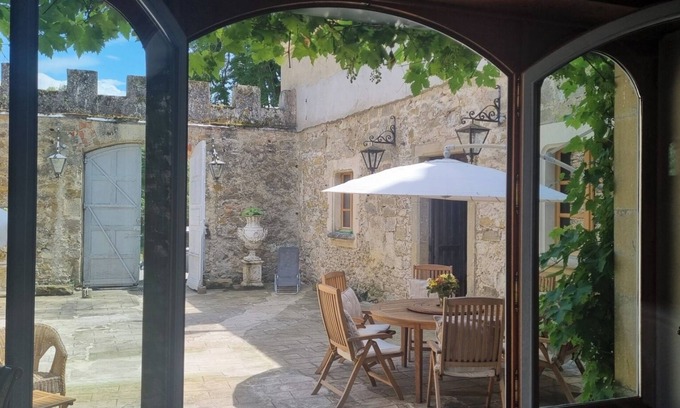 Leran Otro | Medieval castle apartment near historic Mirepoix