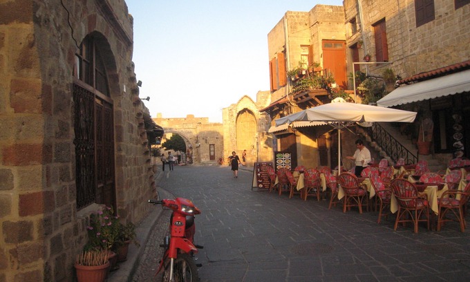 Rhodes Old Town Casa | Casa de la ciudad medieval con terraza en la azotea con vista al mar y tumbonas al aire libre, Wi-Fi