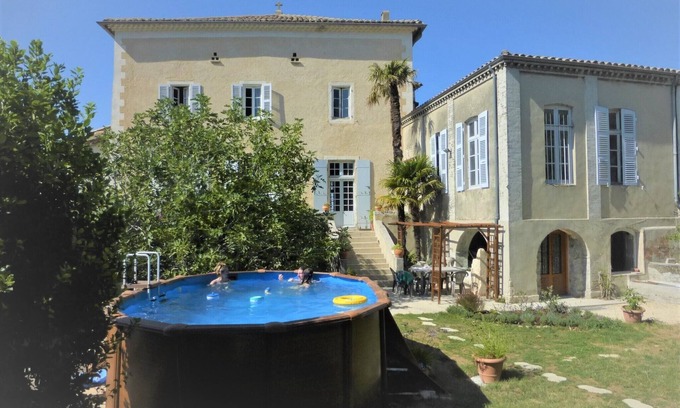 Viviers Casa | casa medieval, terraza, jardín sombreado, piscina exterior