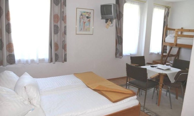 Seeboden Casa | Mehrbettzimmer Gartenseitig - Strandhotel Pichler