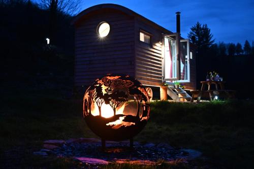 Carmarthen Cabina | Meidrim Meadows luxury shepherd's hut