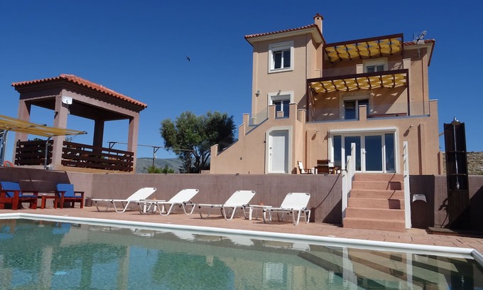 Kymi-Aliveri Apartamento | Villa Melilofos Panorama con fantásticas vistas y cerca de las playas del mar Egeo