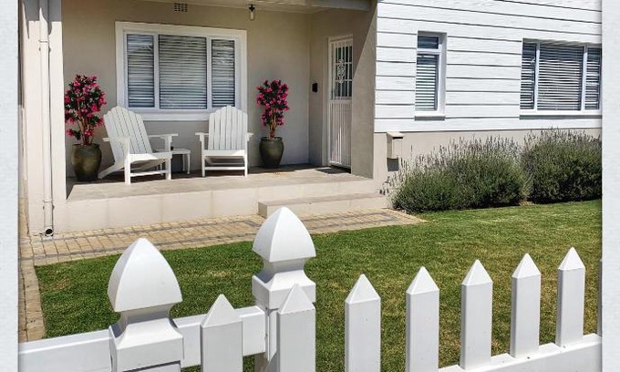 Melkbosstrand Hotel | Melkbos Holiday Accommodation