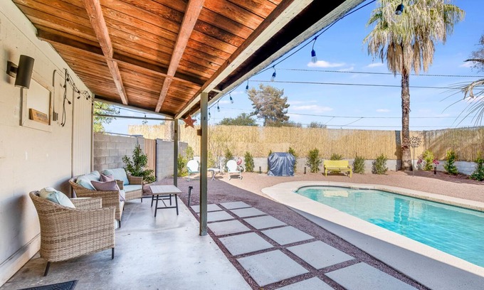 Bel Air Casa | Melrose Gem.