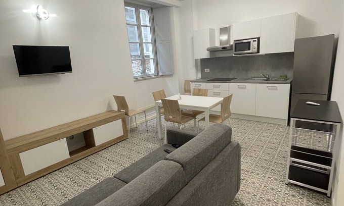Como City Centre Apartamento | Apartamento-Confortable-Baño Privado-Vista al patio-Suite