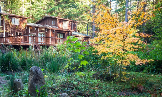 Fort Bragg Casa | Bienvenidos a nuestra casa en el Bosque de Redwoods, naturaleza extraordinaria.