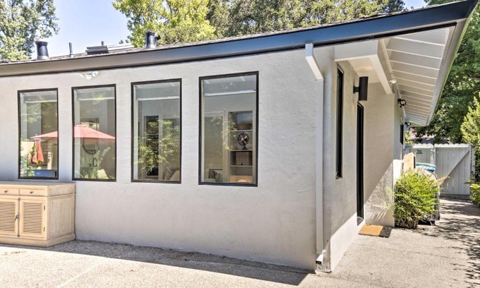 Linfield Oaks Apartamento | Menlo Park Studio about 2 Mi to Stanford University