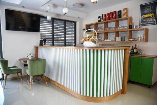 Sabac Cama Y Desayuno | Merak Rooms & Caffe Bar