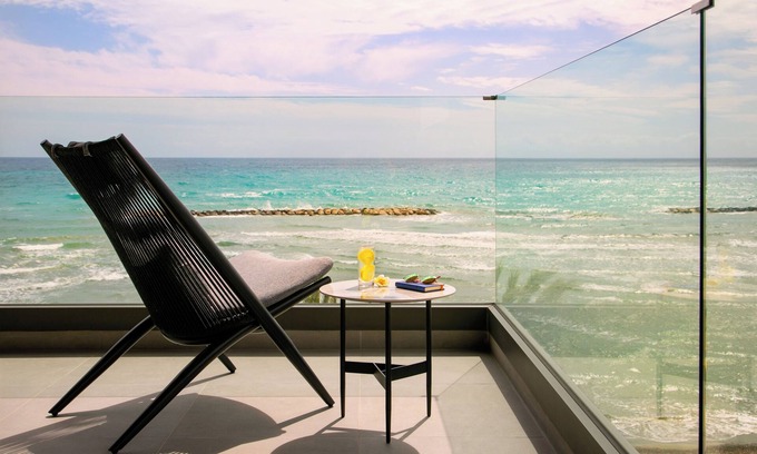 Oroklini Hotel | Mercure Larnaca Beach Resort