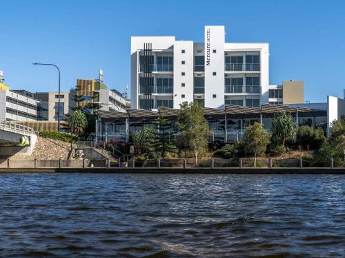 Birtinya Hotel | Mercure Sunshine Coast Kawana Waters