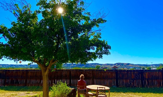 Truth or Consequences Casa | Mercury Mellow Manor... Views of Turtleback Mountain, Near Spas and Rio