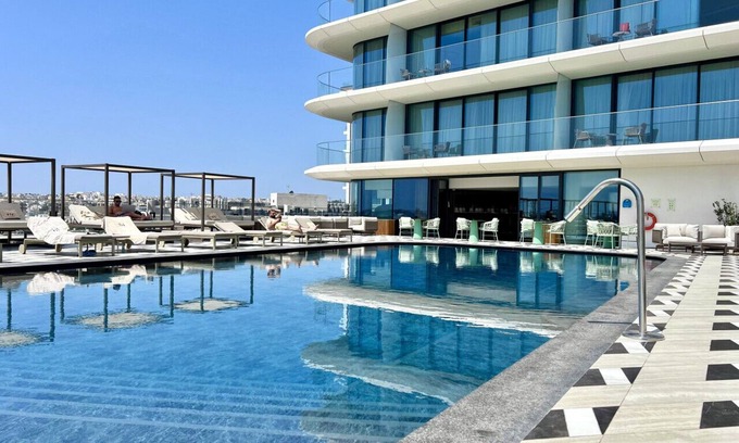 St. Julian's Apartamento | Mercury Suite Lovely w/Pool access by ArcoBnb