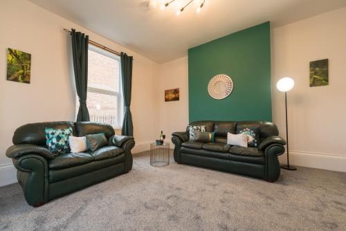 Hull Casa | Mercy Way 4 Bedroom-6 Beds-Central Hull-Sleeps 8