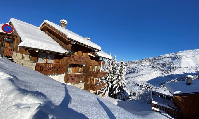 Les Allues Apartamento | MERIBEL-MOTTARET 3 habitaciones para 6 personas con vista al balcón MERIBEL Y LA MONTAÑA
