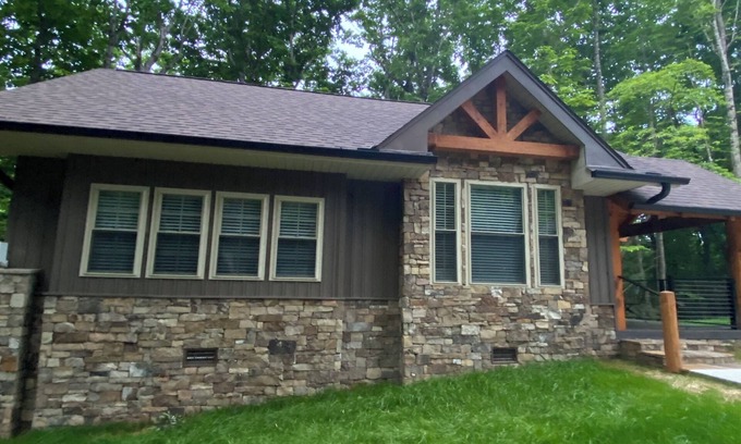 Thurmond Cabaña | Merlot-Newly Constructed 2 bedroom Cottages at Jones von Drehle
