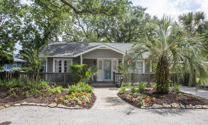 Saint Simons Island Cabaña | Piscina privada climatizada Mermaid Cottage - Oferta especial de otoño - ¡4ta noche gratis!