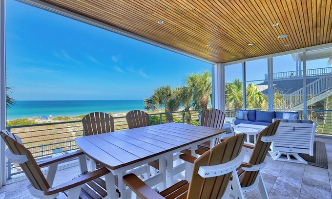 Indian Rocks Beach Casa | ¡CASA DE PLAYA DE 5 DORMITORIOS FRENTE AL GOLFO DE LA SIRENA CON PISCINA!