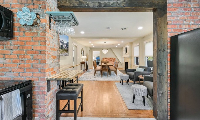 Claxton Community Apartamento | Merrimon Manor Historic Remodel
